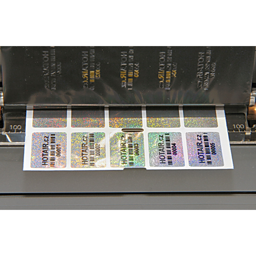 Non-residual master holographic rectangular labels